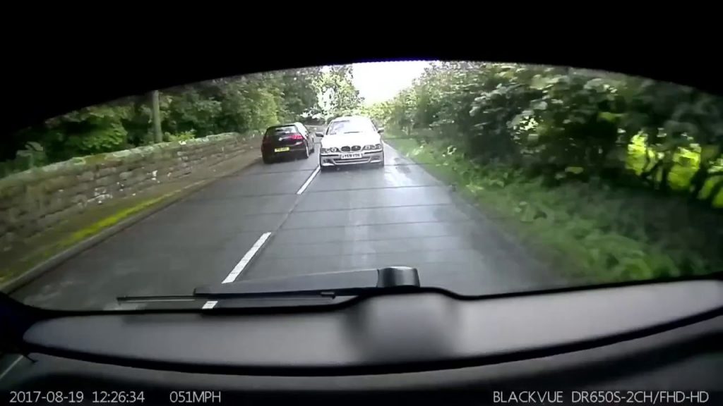 Voznik BMW-ja ogrožal udeležence v prometu, nato je dobil ‘lekcijo’