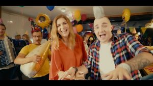 Novo sodelovanje na glasbeni sceni. Manca Špik in Poskočni