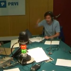 Šarec Avdiću prinesel kar njegove čevapčiče
