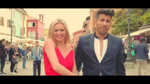 Domen Kumer se vrača na slovensko glasbeno sceno. Ta hit osvaja Slovenijo
