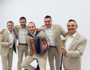 Pogumovci imajo novega harmonikaša