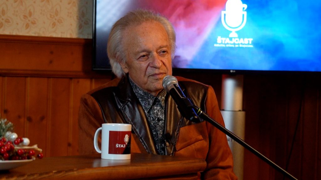 Alfi Nipič: Novoletna smreka že stoji